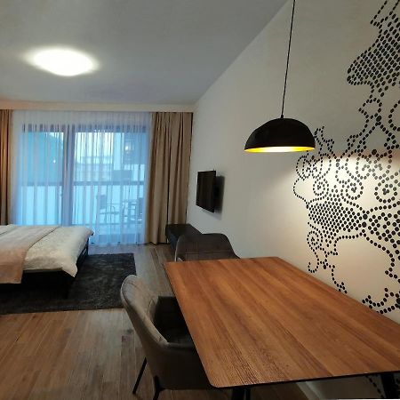 ורשה Come&Stay Apartments Wola מראה חיצוני תמונה